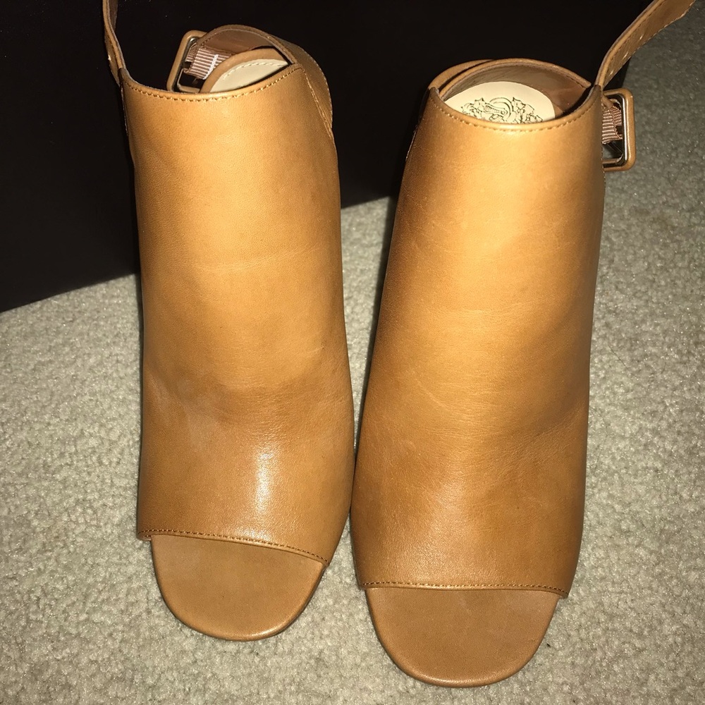 VINCE CAMUTO VENICA BOOTIES